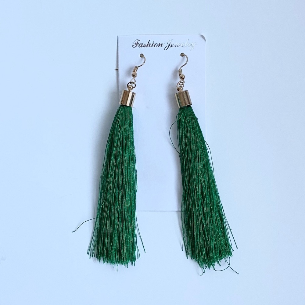 ✨2/$10 💚 Tassel Earrings